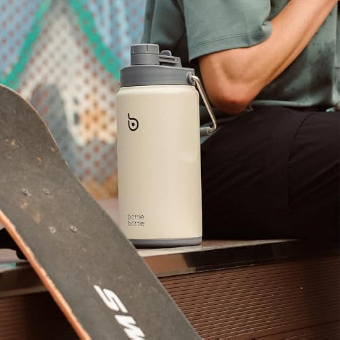 Insulated Water Bottle 2L with Straw and Dual-use Lid (Gray)